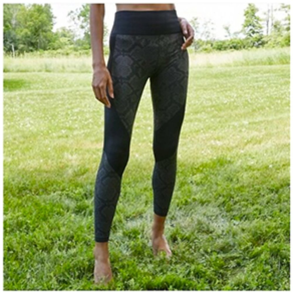 Women's High Rise Legging Snake skin Small NWT - Picture 1 of 4